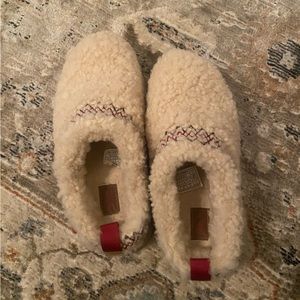 Fuzzy Ugg platforms